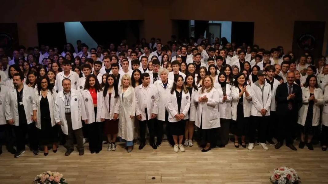 Akdeniz Tıp’ta 343 Öğrenciden Beyaz Önlükle Mesleğe İlk Adım! 8